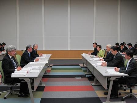 4月8日 原子力発電等に関する緊急申し入れ1