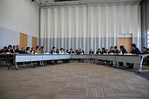 委員会の議会の様子