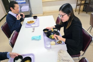 食堂ベルデ内のようす