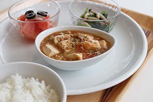 Deli Cafeたまごで作られた「デリセット」の写真