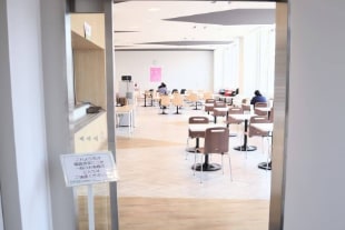 国立循環器病研究センター レストランビーズ入口