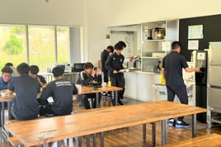 履正社スポーツ専門学校北大阪校食堂