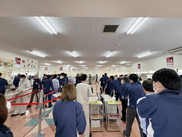 三菱電機株式会社神戸製作所 食堂列
