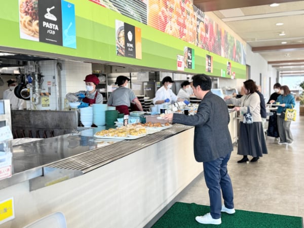 コクヨ株式会社社員食堂 カウンター