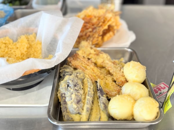 コクヨ株式会社社員食堂 野菜天丼の具材