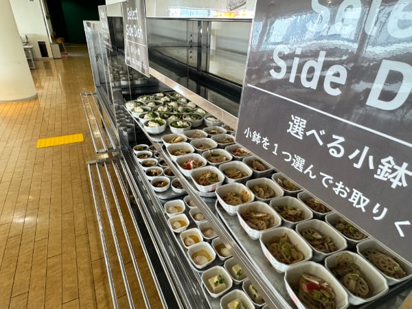 TOWA本社・工場 社員食堂 小鉢