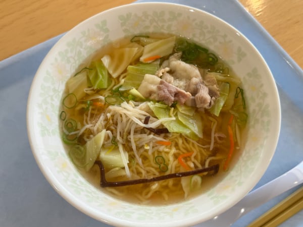 TOWA本社・工場 社員食堂 目玉メニュー 野菜たっぷり九条ネギのタンメン