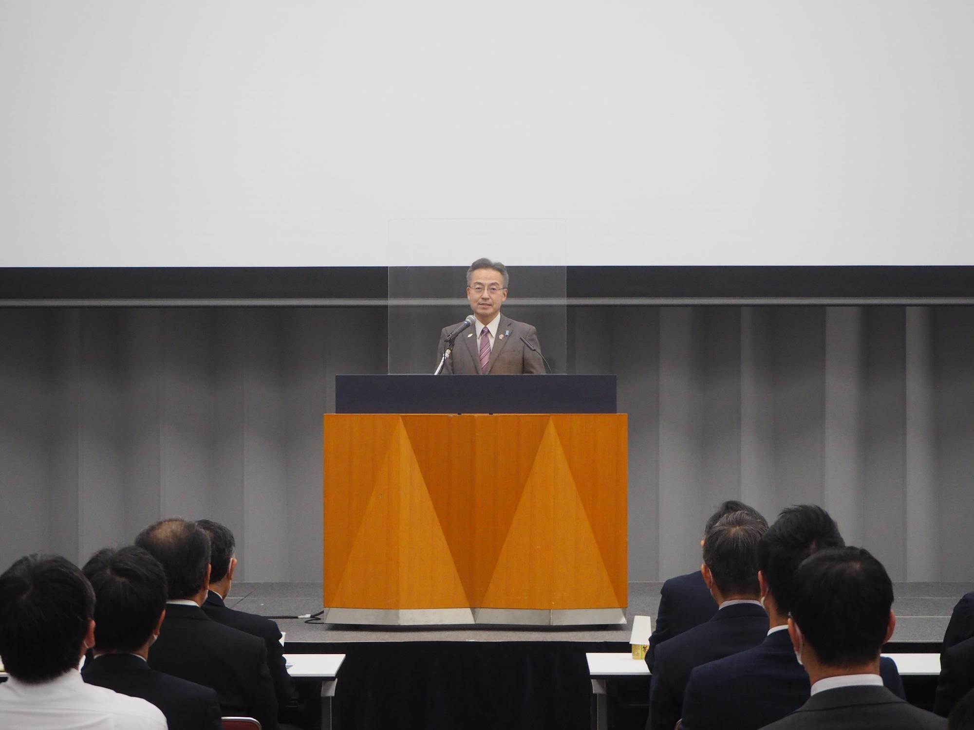 杉本北陸新幹線建設促進同盟会会長（福井県知事）