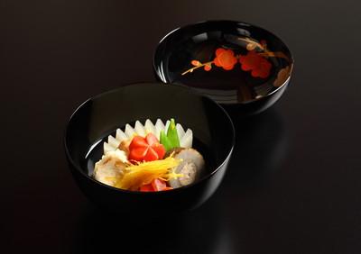 京料理に用いられる器の写真