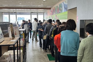 コクヨ社員食堂行列