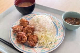 メニューの様子。唐揚げ定食セット