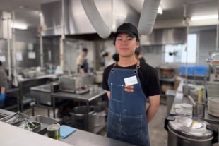 食堂スタッフの方の様子