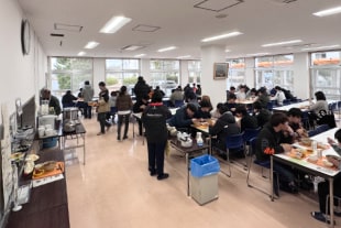 食堂全体の様子
