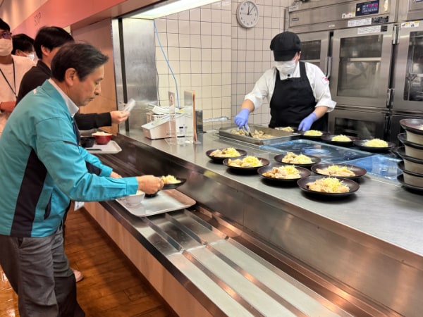 社員食堂 カウンター
