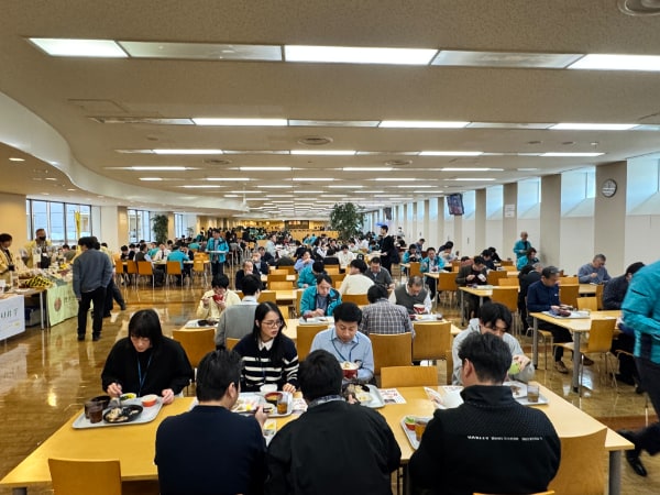 カナデビア株式会社 社員食堂 利用の様子1